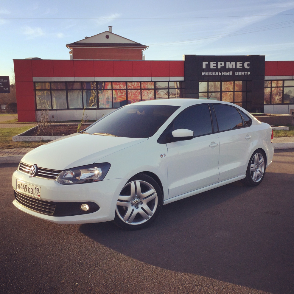 Volkswagen Polo на 17 дисках