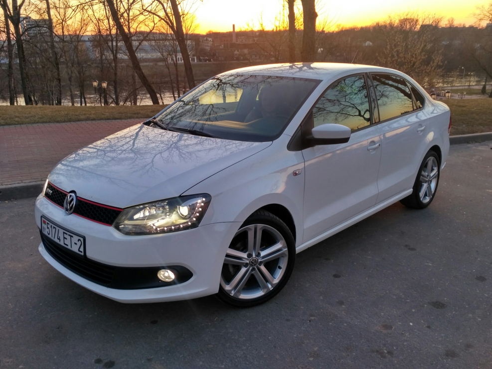 VW Polo sedan r17