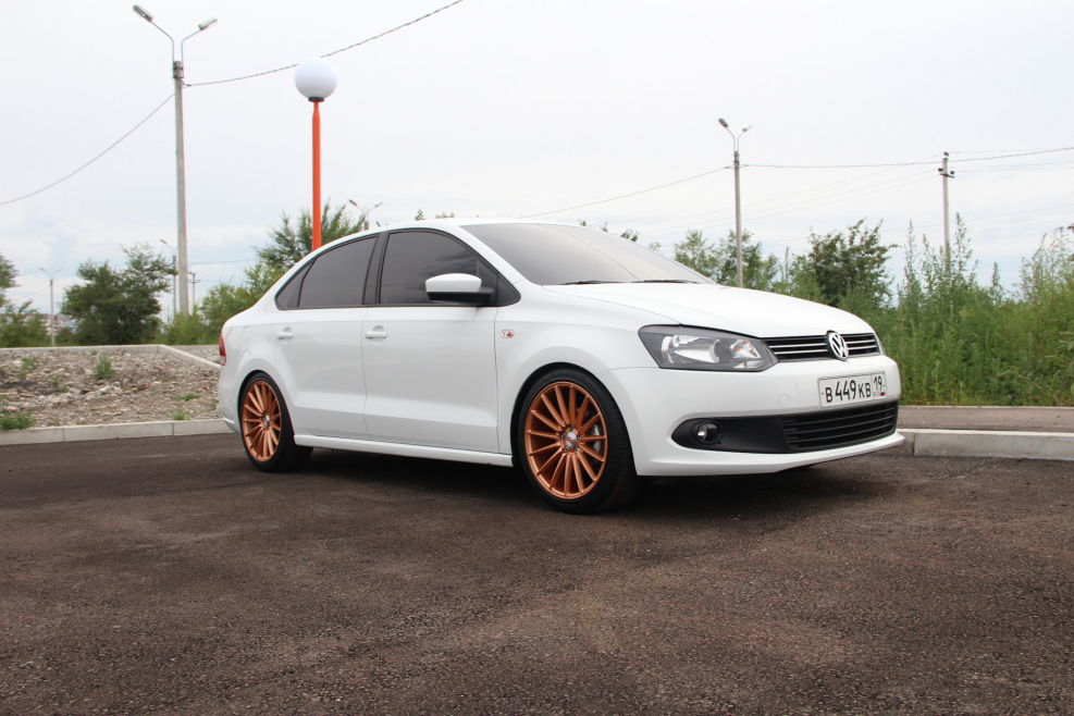 VFS-2 r17 Polo sedan