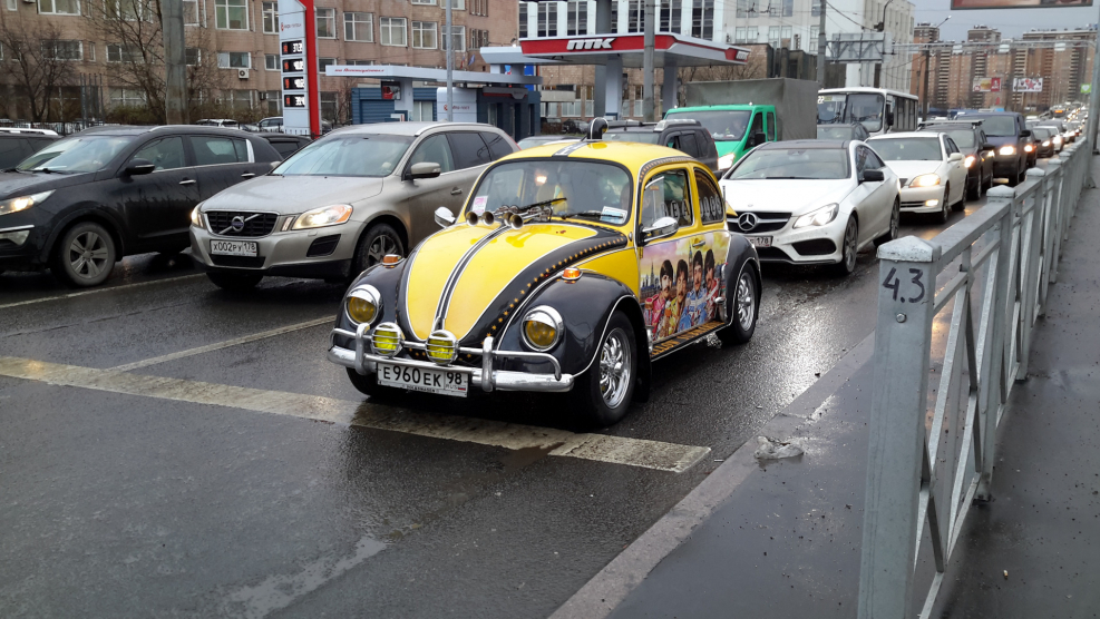 Старый Volkswagen Жук Битлз