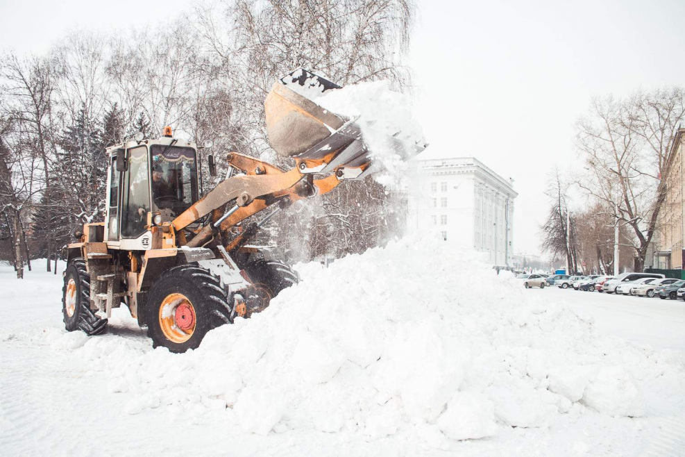 Мини погрузчик JCB 135 уборка снега