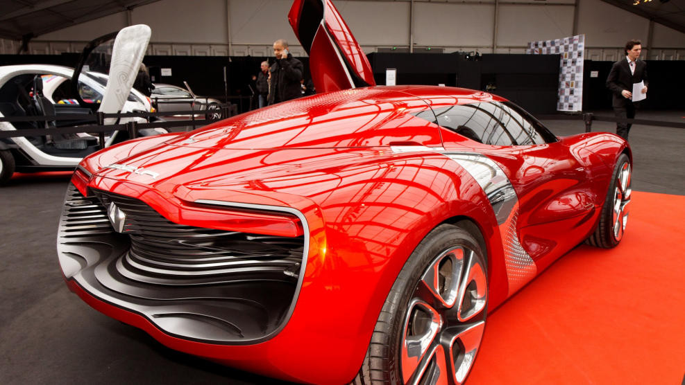 Машина Renault DEZIR