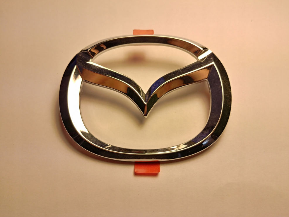 Эмблема Mazda арт. C2y151731