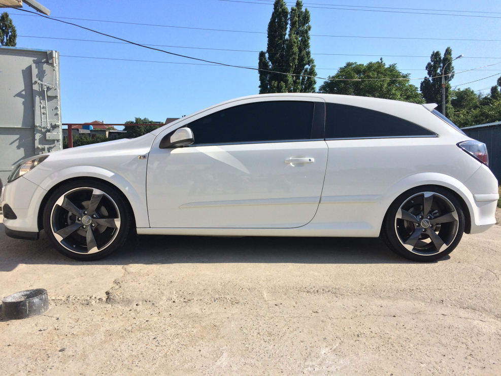 Opel Astra h GTC r18