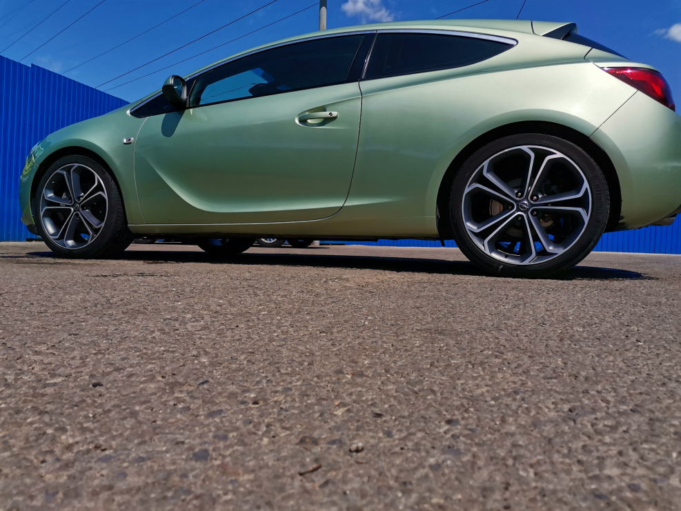 Opel Astra GTC r19
