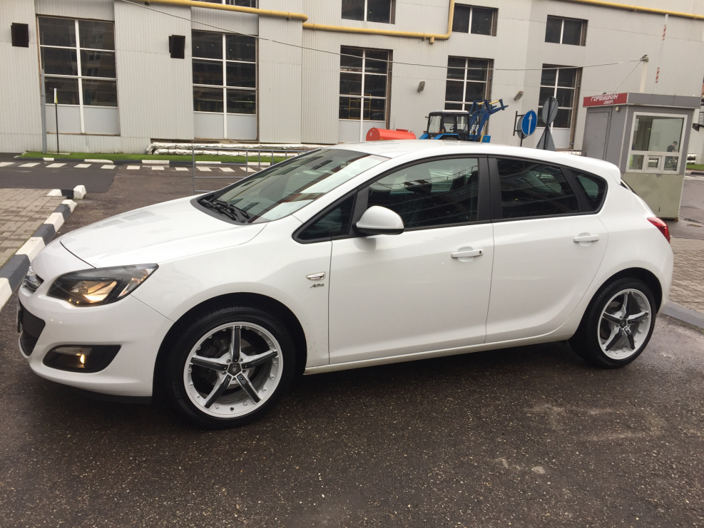 Opel Astra j r16