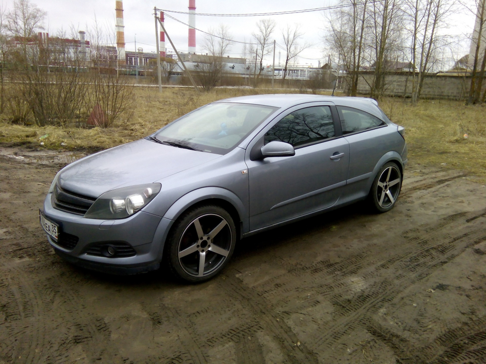 Opel Astra GTC 2008 на 18 дисках