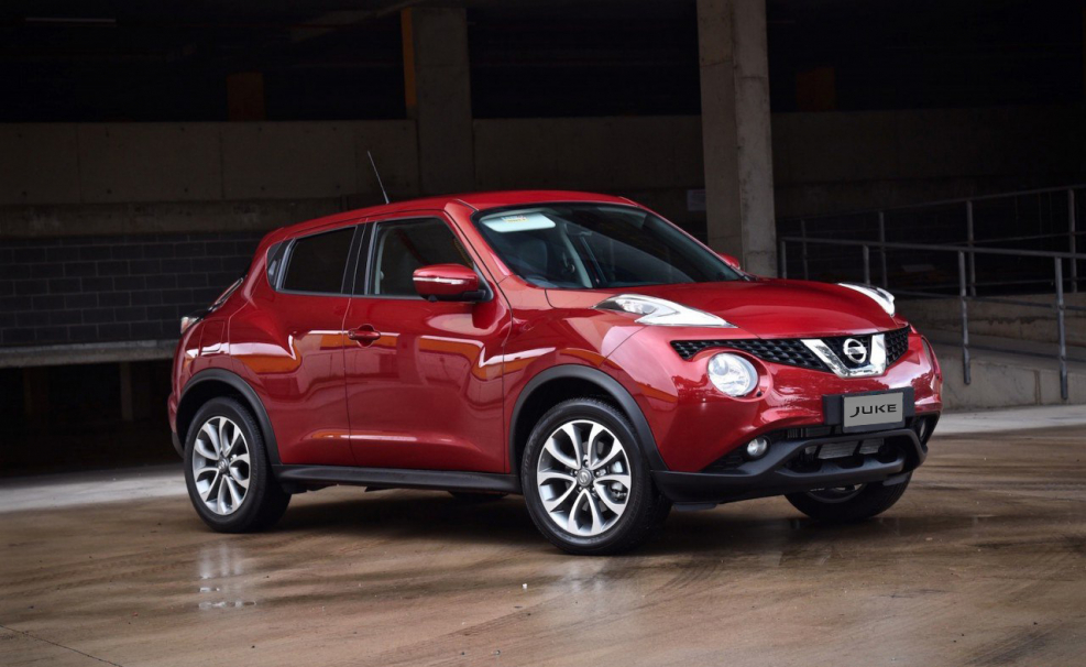 Ниссан Juke 2015 красный