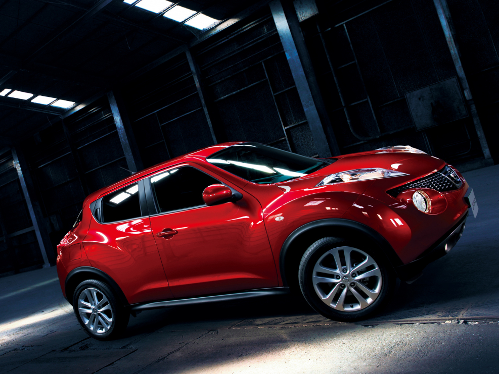 Nissan Juke красный