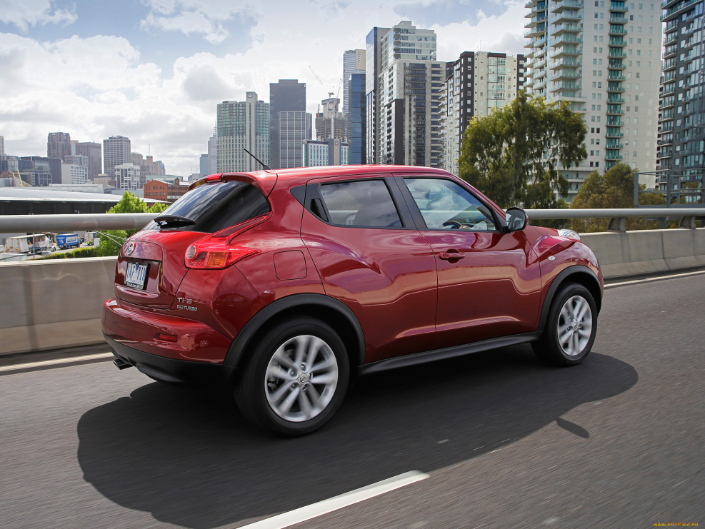 Nissan Juke красный 2016