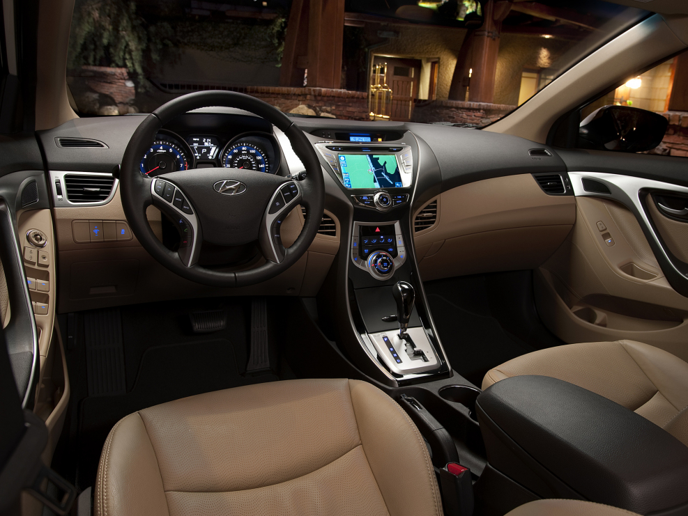 Hyundai Elantra 2014 салон