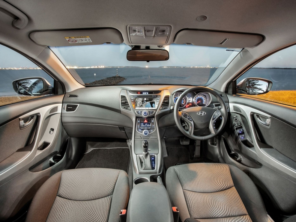 Hyundai Elantra 2014 салон