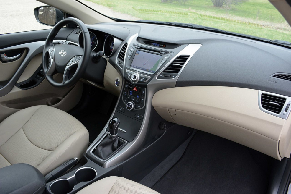 Hyundai Elantra 2014 салон