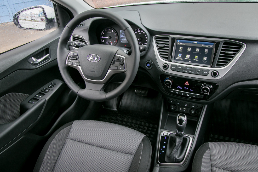 Hyundai Solaris II 2018 салон