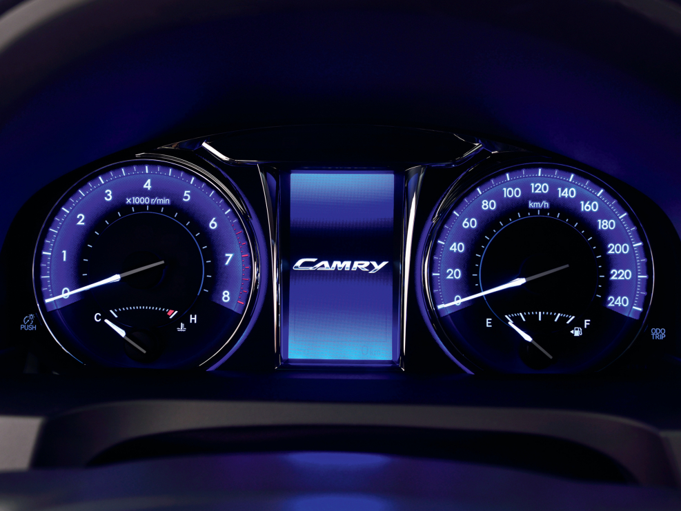 Toyota Camry приборная панель