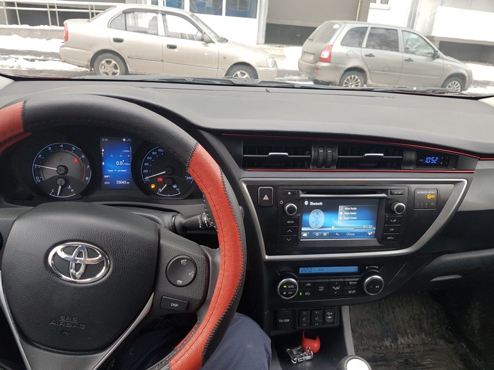 Toyota Auris панель