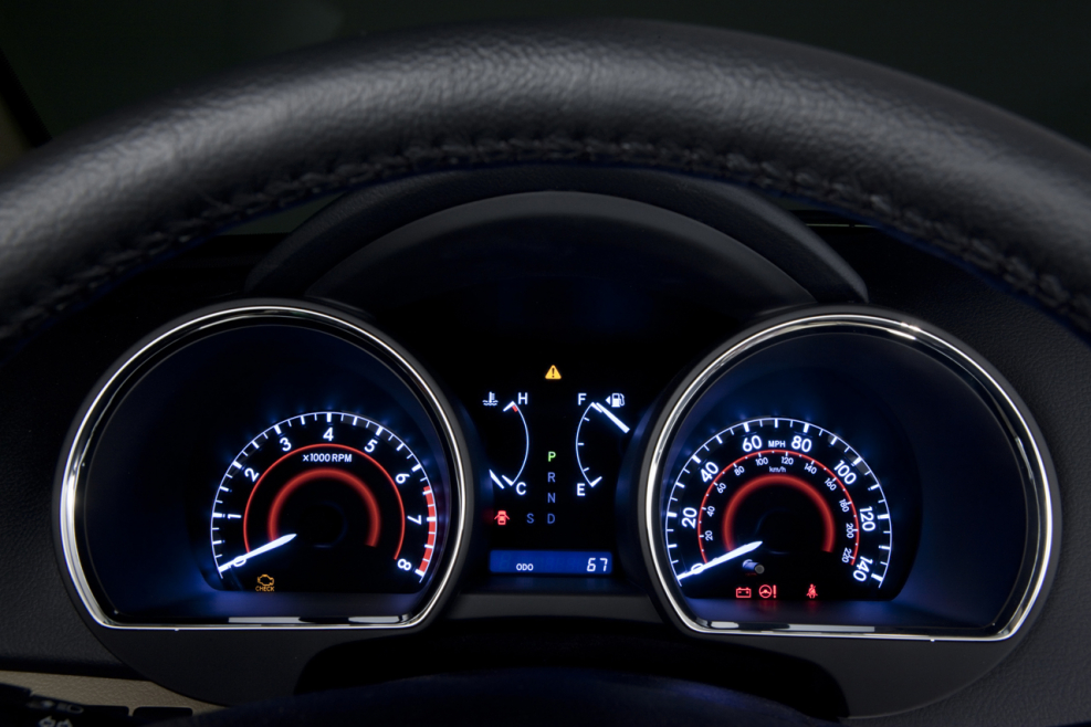 Приборная панель Toyota Highlander 2011