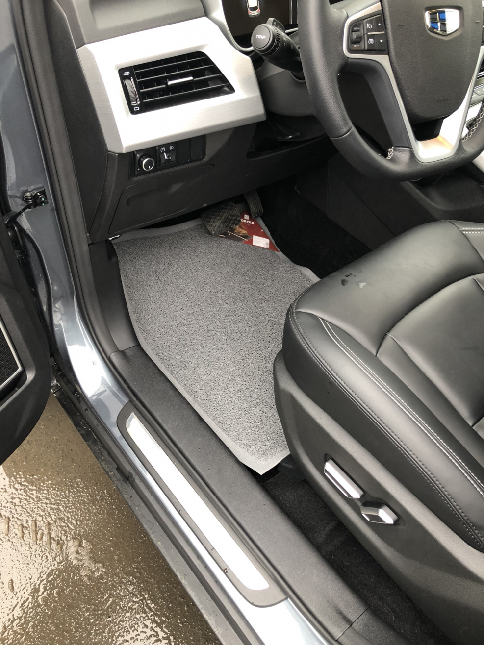 Geely Atlas интерьер