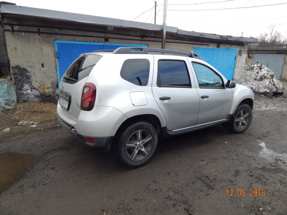 Renault Duster серая платина