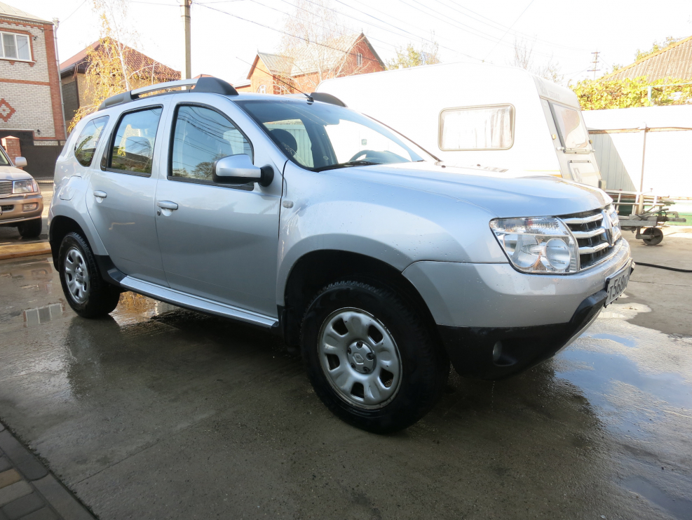 Renault Duster цвет серая платина