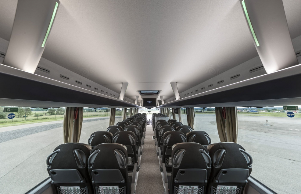 Man Lion's coach r07 2020