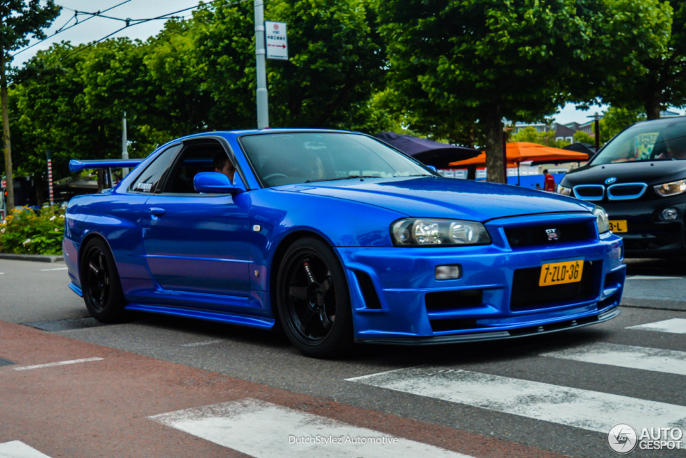 Nissan Skyline r34 купе