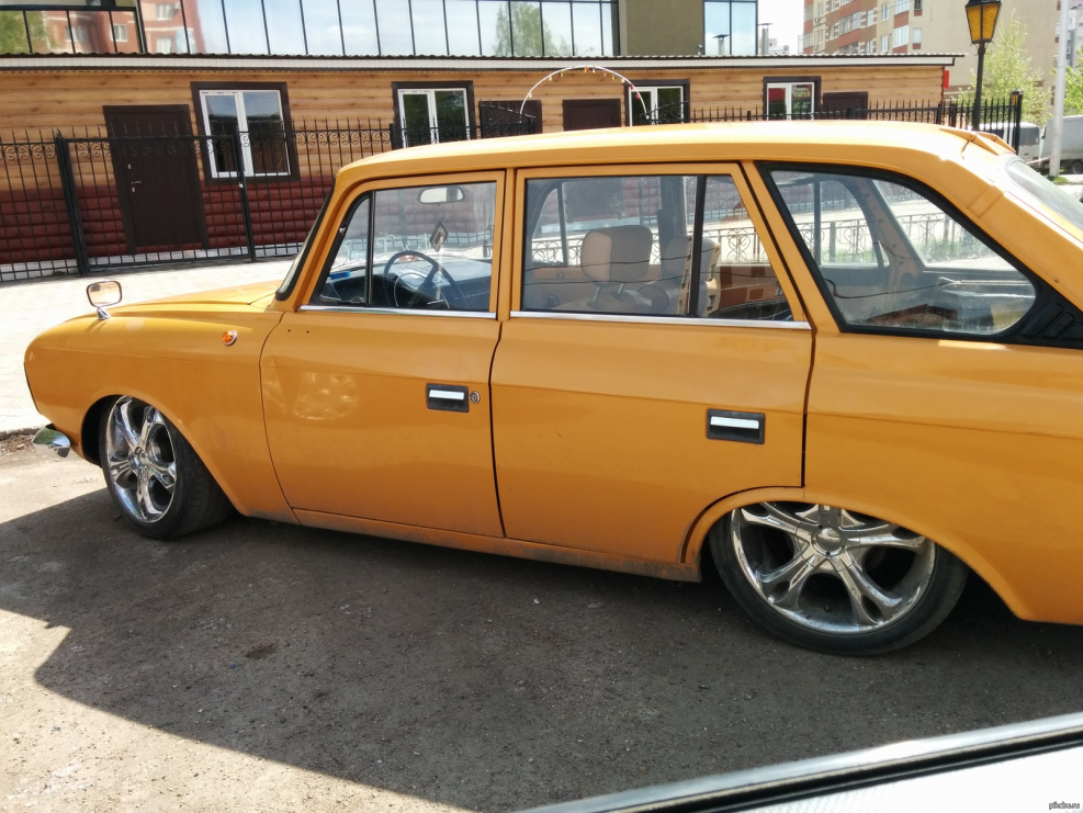 ИЖ 2125 Комби stance