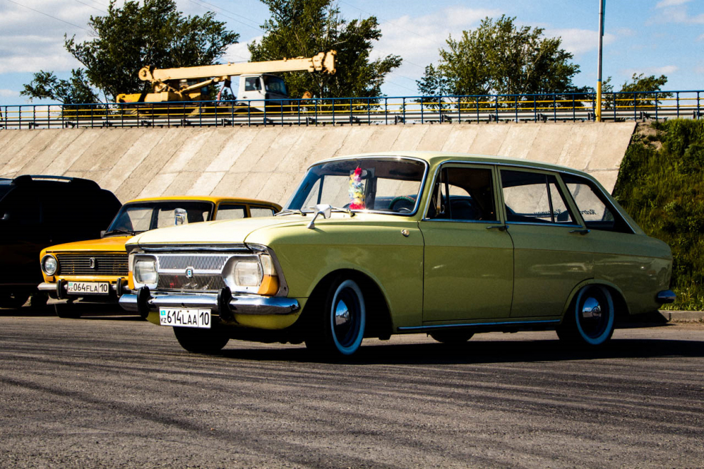 ИЖ 2125 Комби stance