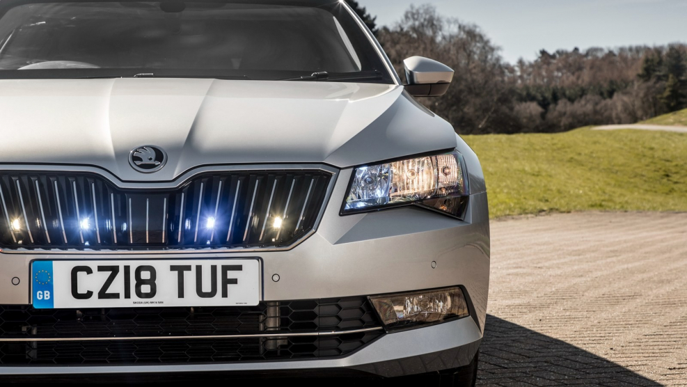 Škoda Superb 2020 фары