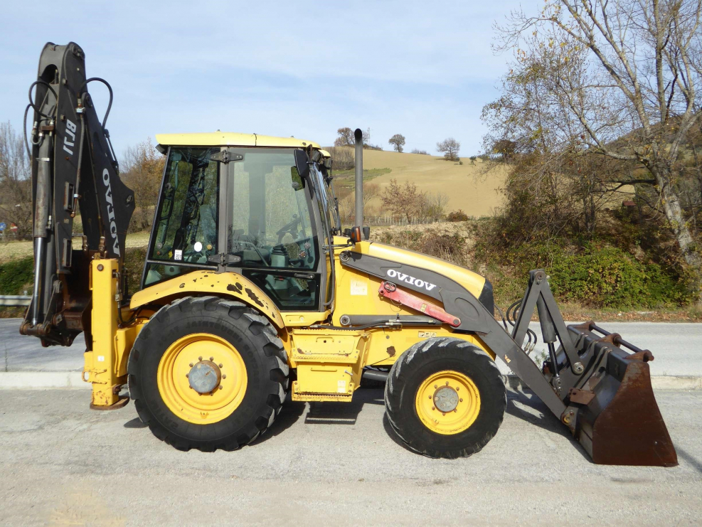 Экскаватор-погрузчик Volvo bl71