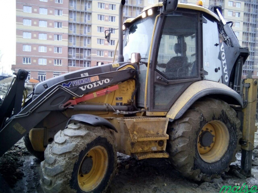 Экскаватор-погрузчик Volvo bl71 б/у