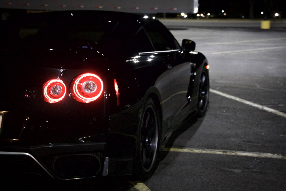 Nissan GTR неон