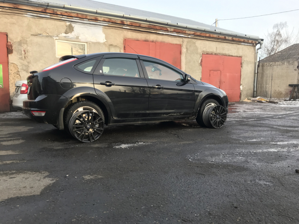Ford Focus 2 серебристый r18