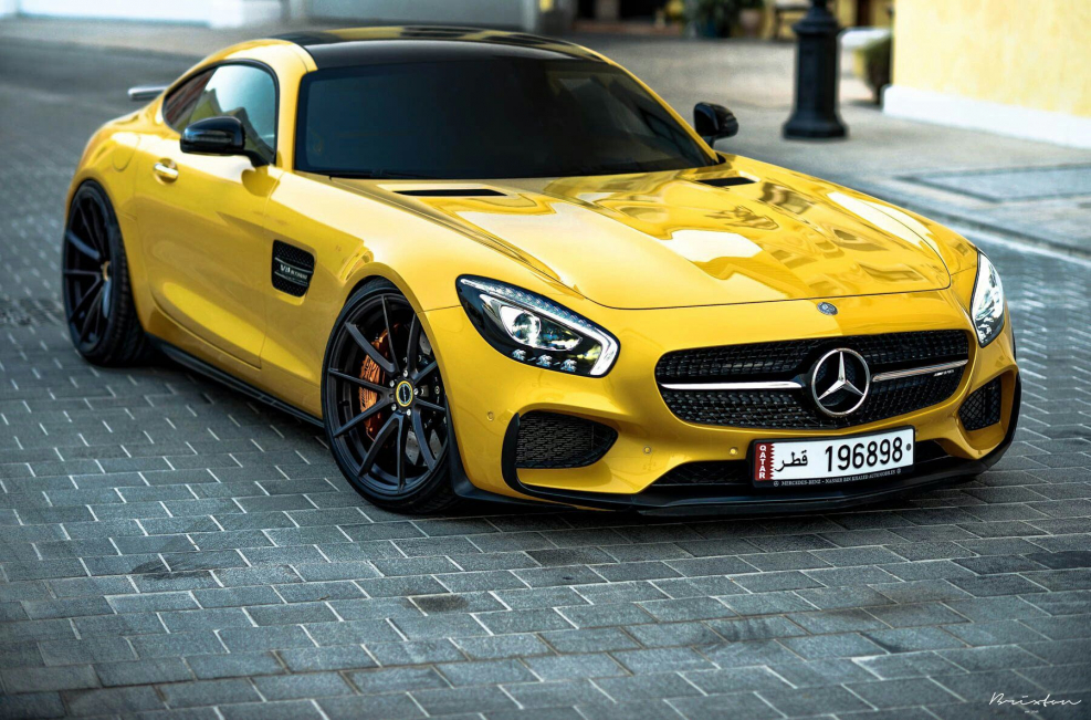 Мерседес АМГ GTS желтый