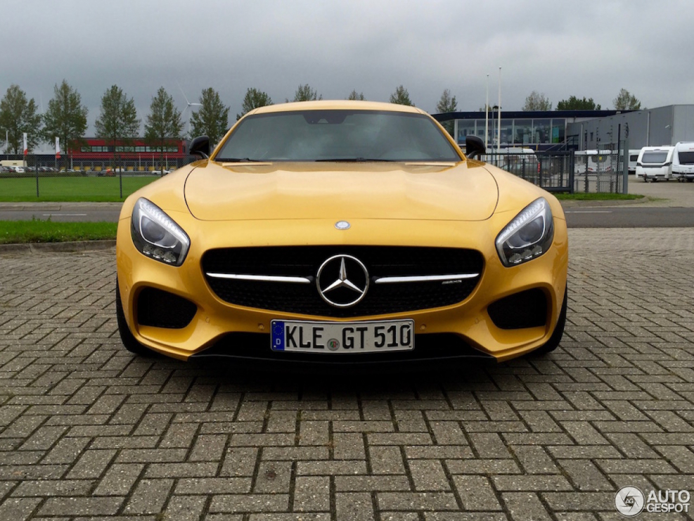 Мерседес AMG gt s c190 жёлтая