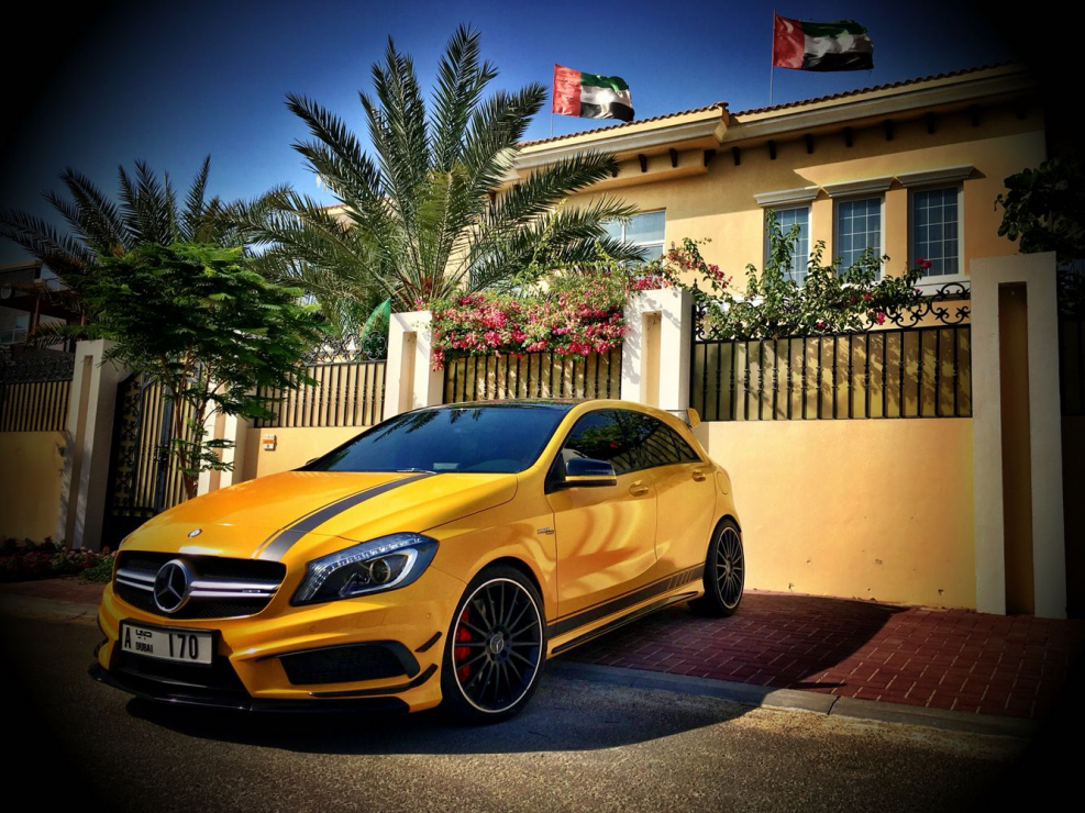 Mercedes a45 AMG Yellow