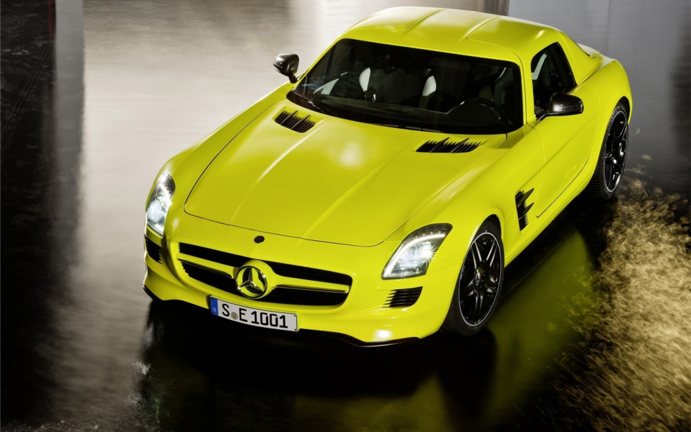 Mercedes-Benz SLS AMG зеленый