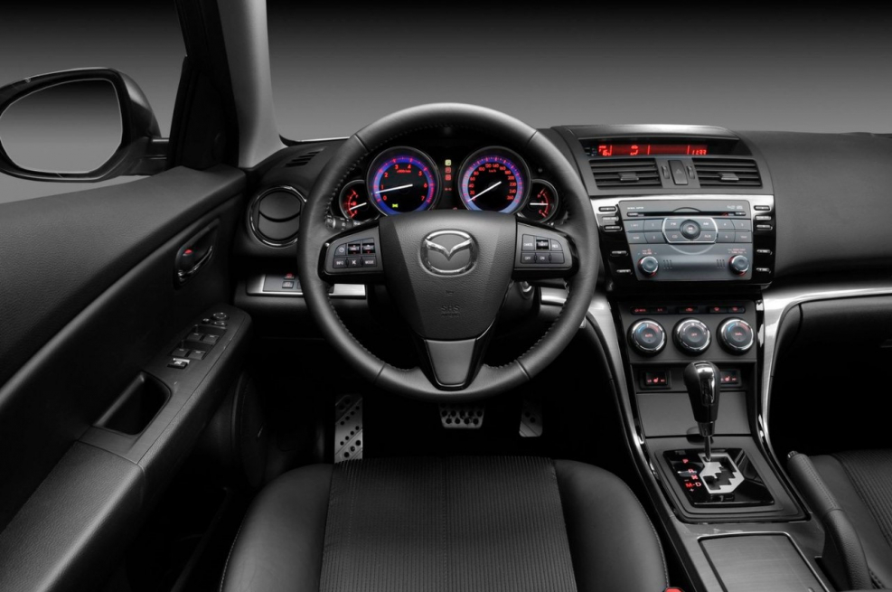 Mazda 6 II салон