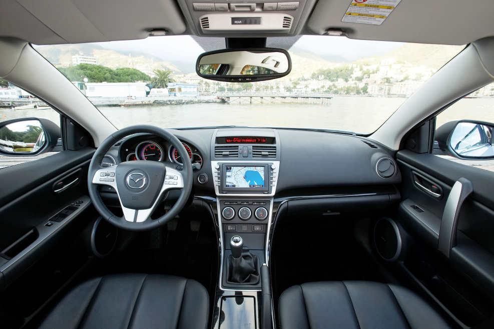 Mazda 6 универсал салон