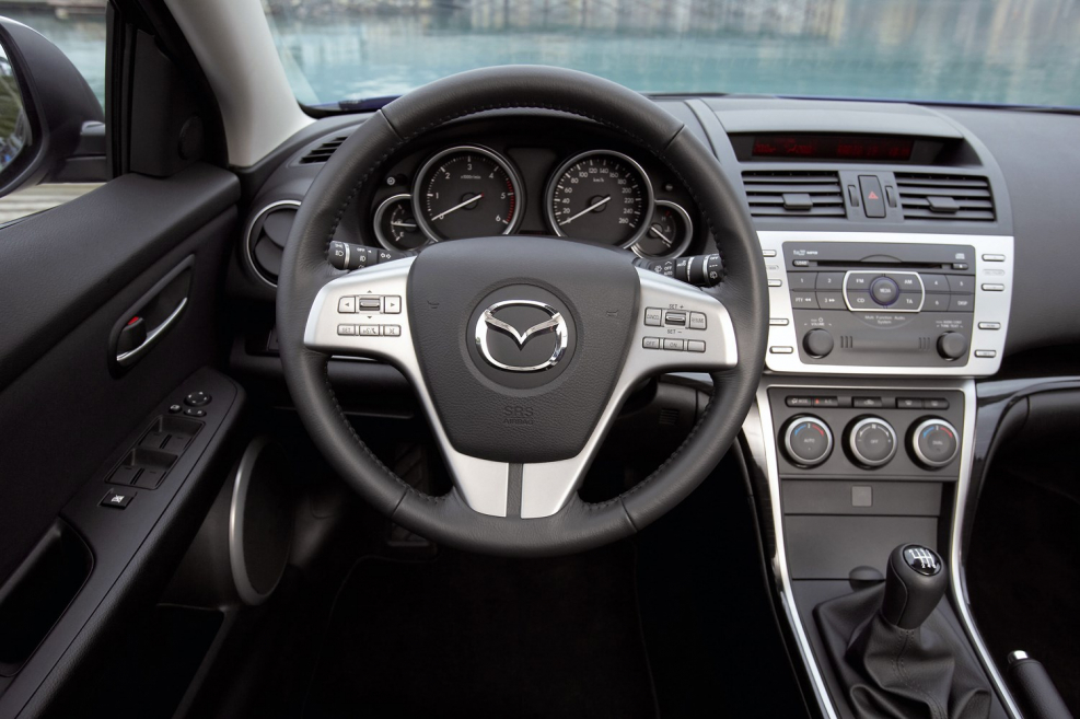 Mazda 6 2008 салон