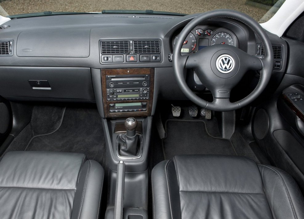 VW Golf 4 салон