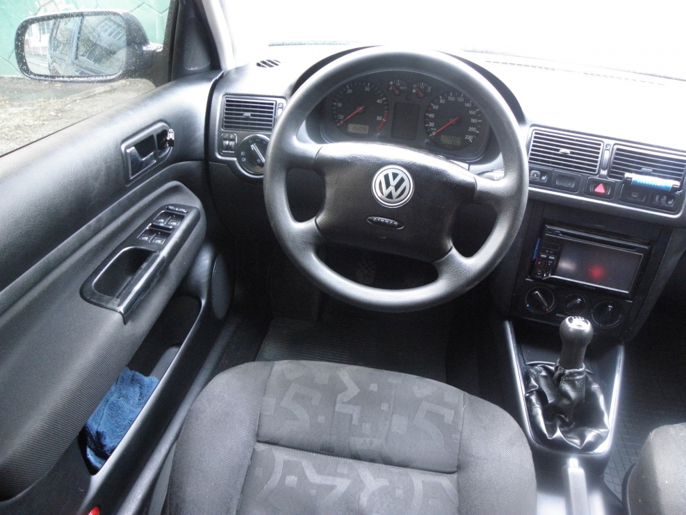 Volkswagen Golf 4 салон