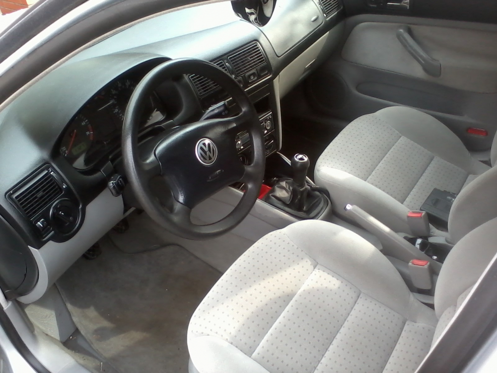 Volkswagen Golf 4 салон