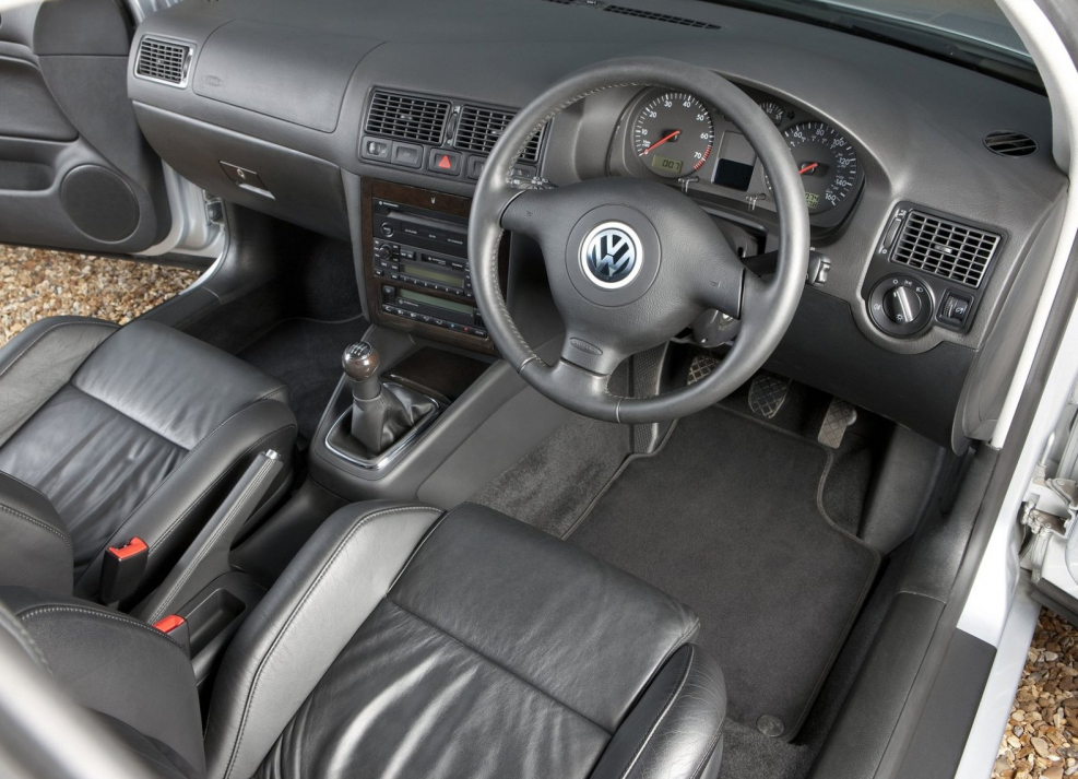 Volkswagen Golf mk4 салон