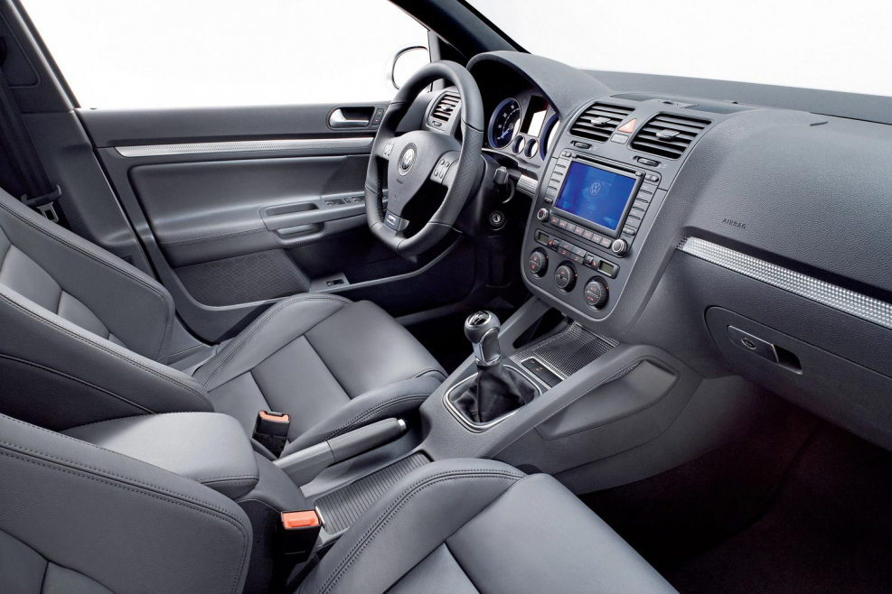 Volkswagen Golf 2006 Interior