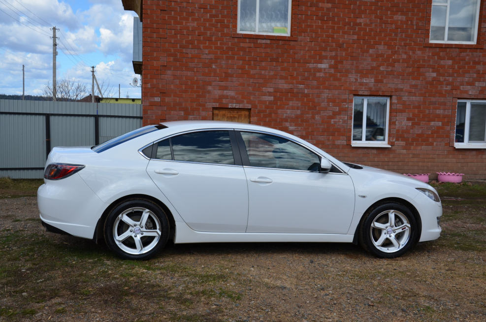 Инфинити g37s белый