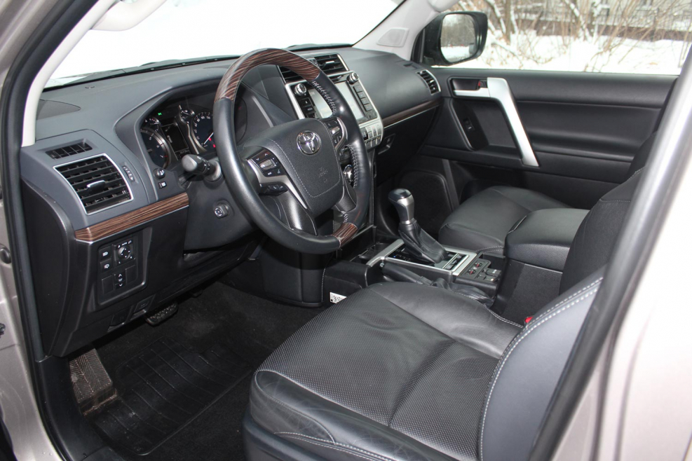 Land Cruiser Prado 2012 салон