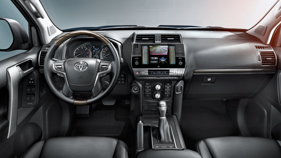 Toyota Land Cruiser Prado 2021 интерьер
