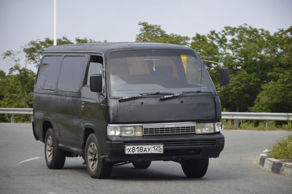 Ниссан Караван 1990