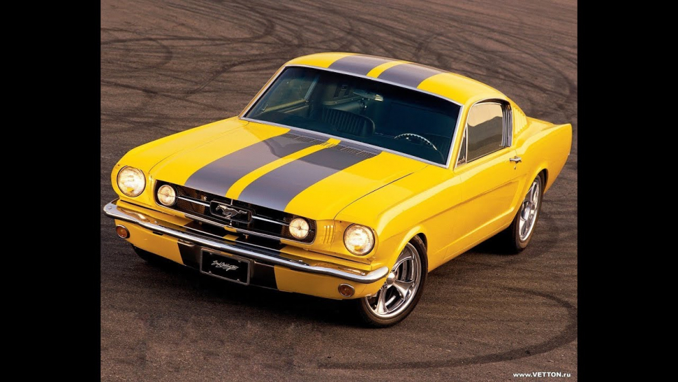 Ford Mustang желтый